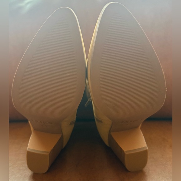 MIA MARNIE TAN FAUX SUEDE WESTERN BOOTIES BOOTS SIZE 8M NWOB - Picture 8 of 8